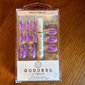 GODDESS FAUX NAILS NEW